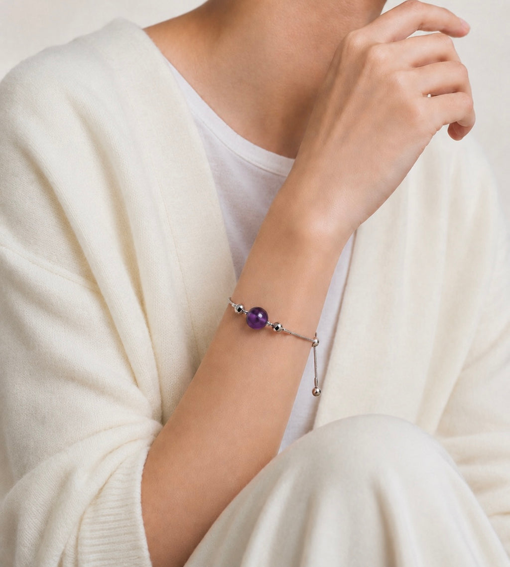 Model with Amethyst Mood bracelet with magnetic interchangeable charm on titanium steel chain
